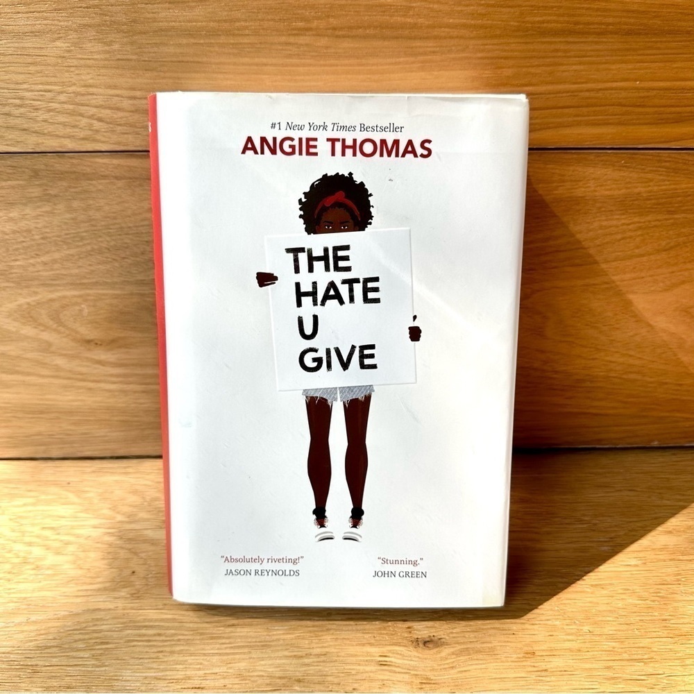 THE HATE U GIVE BY ANGIE THOMAS Book
